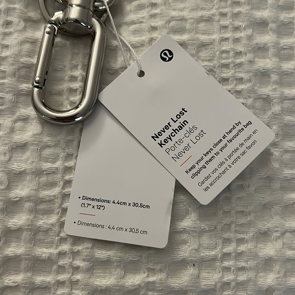 🩵Lululemon mint moment/pitch blue never lost keychain!!!!! NWT!! My fav color🩵 - Picture 2 of 7